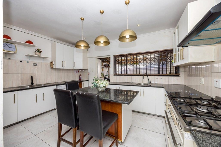 10 Bedroom Property for Sale in Milnerton Western Cape